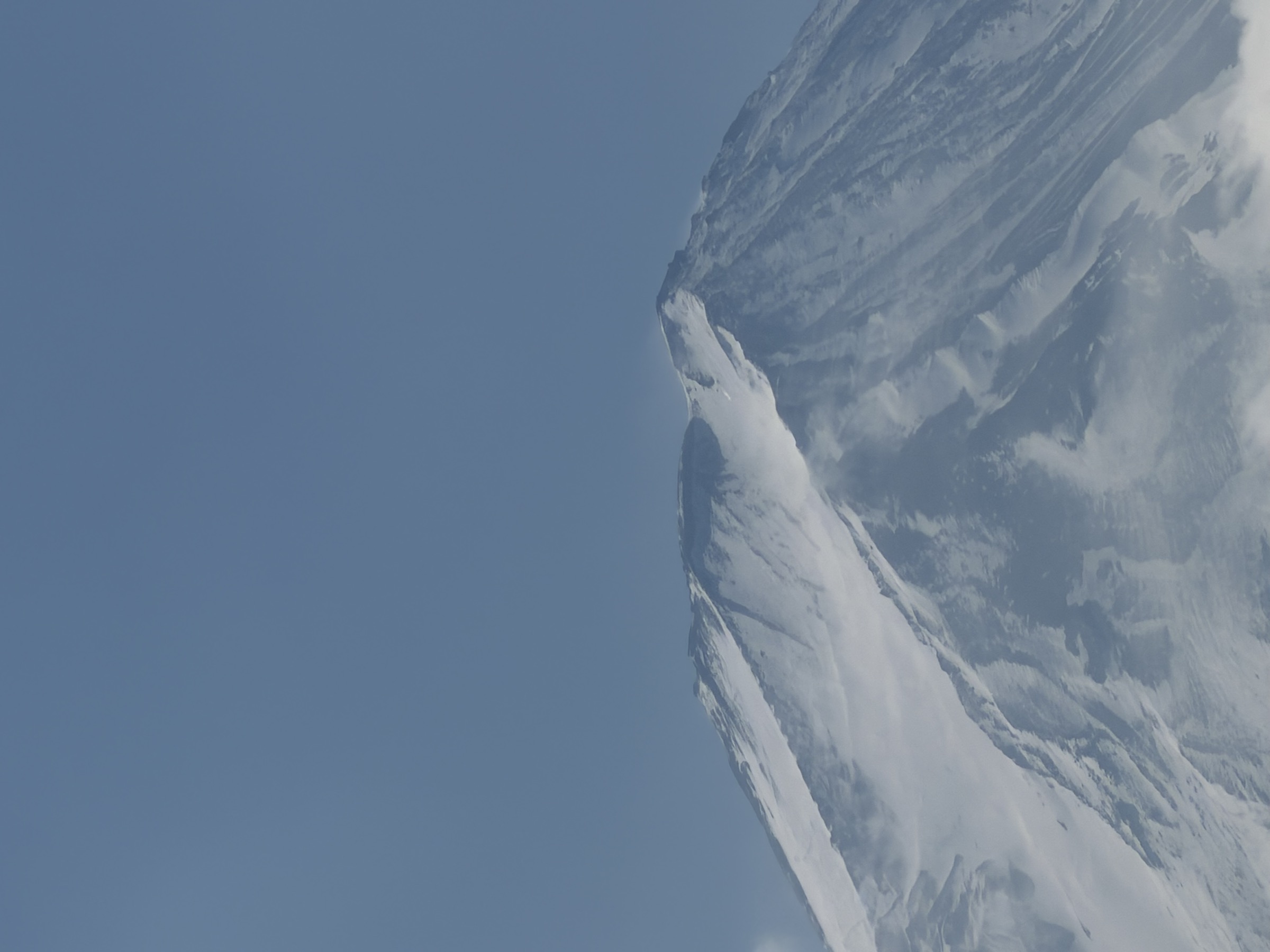 Mont Fuji sous un grand ciel bleu depuis Kawaguchiko