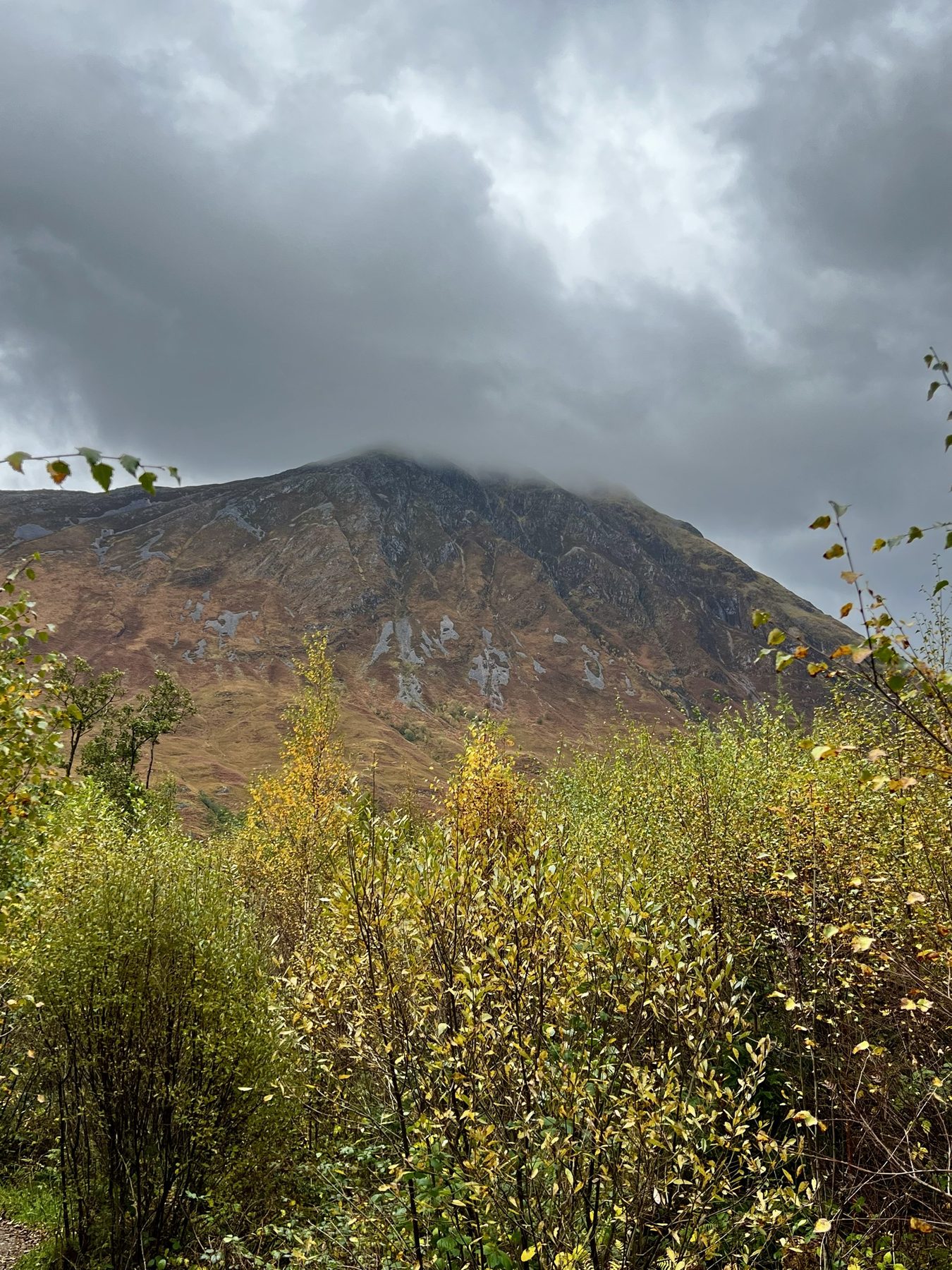 Montagne d’automne pour évoquer l’introspection en voyage